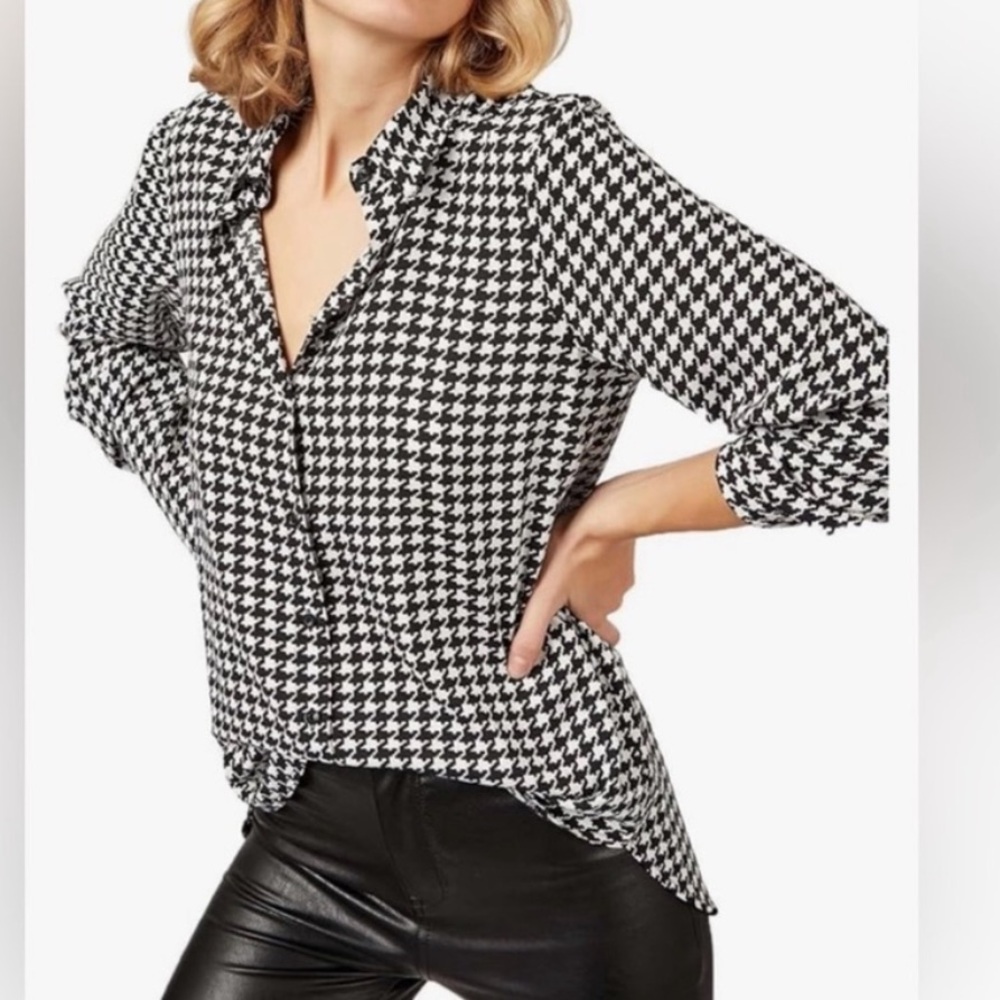 Apostrophe Women’s Houndstooth Check Button Down Shirt